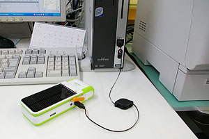 USB充電風景。