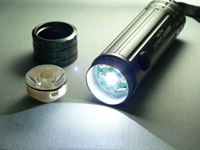 白色スーパーLED1灯使用