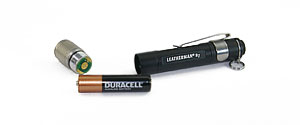 単4アルカリ乾電池1本使用