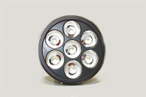 パワーチップ白色LED7個搭載