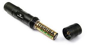 アルカリ単3乾電池1本使用。