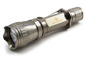 OLIGHT(I[Cg) M20 Titanium Warrior i`^jE EH[A[) CR123A x 2{dl LEDCg