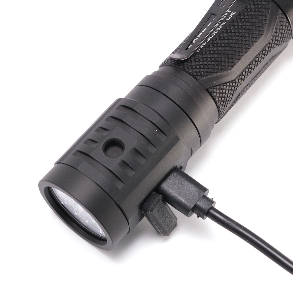 ACEBEAM 特注 EC65 日亜R9060x4灯 4,500-5,000K｜アウトドア