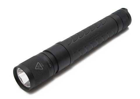 FENIX (フェニックス) LD25 コンパクト LED ハンドライト 激安