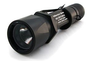 SUREFIRE(VAt@CAj M2 Millenium Combat Light ~jARobgCg 