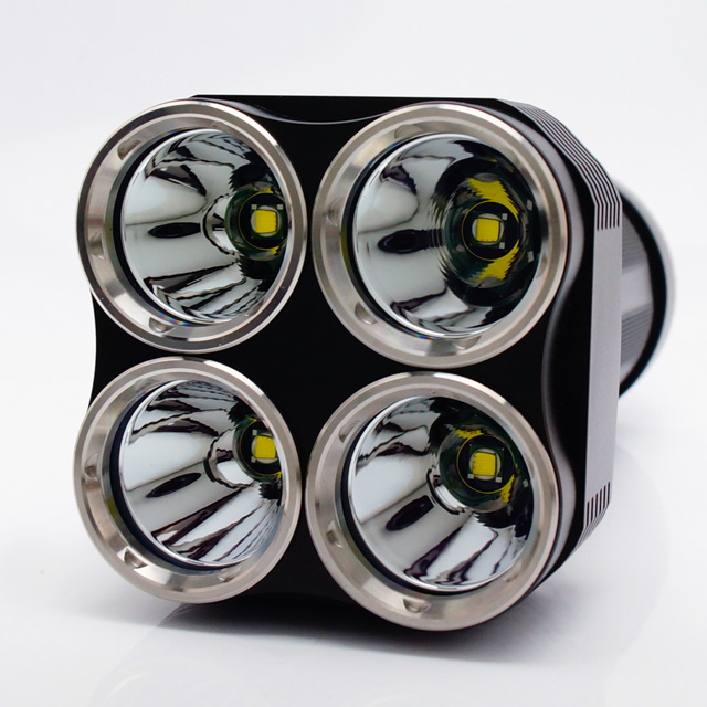 Niteye EYE40 4 x CREE XM-L U2 LED 3000 Lumen Flashlight