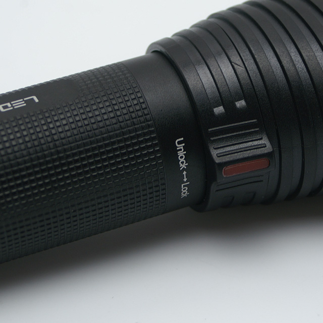 Amazon | LED LENSER(レッドレンザー) X7R 【明るさ500ルーメン/実用点灯7.5時間】 OPT-8408R |  Ledlenser(レッドレンザー) | ハンディライト