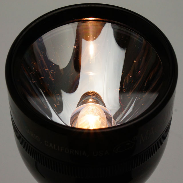 MAGLITE (マグライト) 2-CELL D 単一電池2本使用 電球 ライト