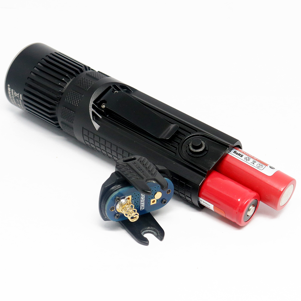 NITECORE(ナイトコア) SRT9 CREE XHP50搭載2150ルーメン18650×2