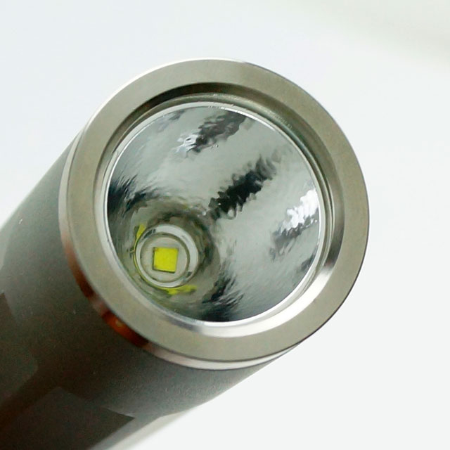 INOVA (イノーバ) X1 単三電池1本使用 LEDライト 激安価格販売：アカリ 