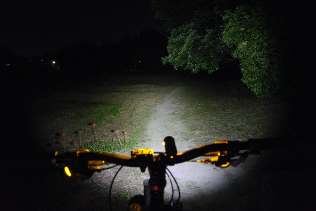 LIGHTMOTION URBAN 700 (アーバン）充電式自転車用LEDライト 激安価格販売：アカリセンター