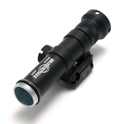 ウェポンライト　フラッシュライト　M600 シュアファイア　surefire