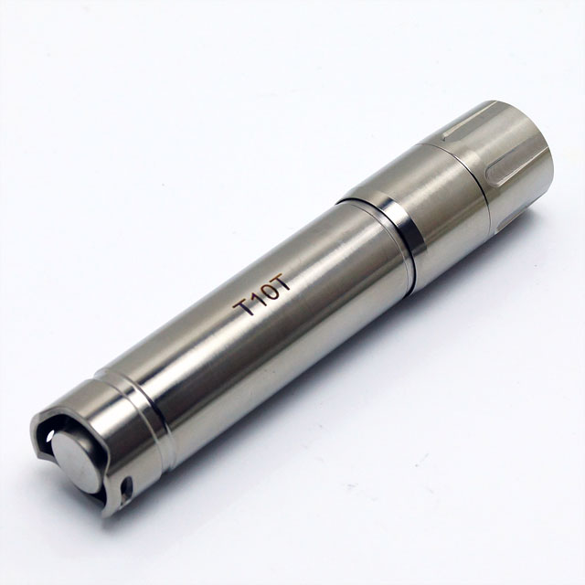 THRUNITE (スルーナイト) T10T 単三電池1本使用 チタンボディ LED 