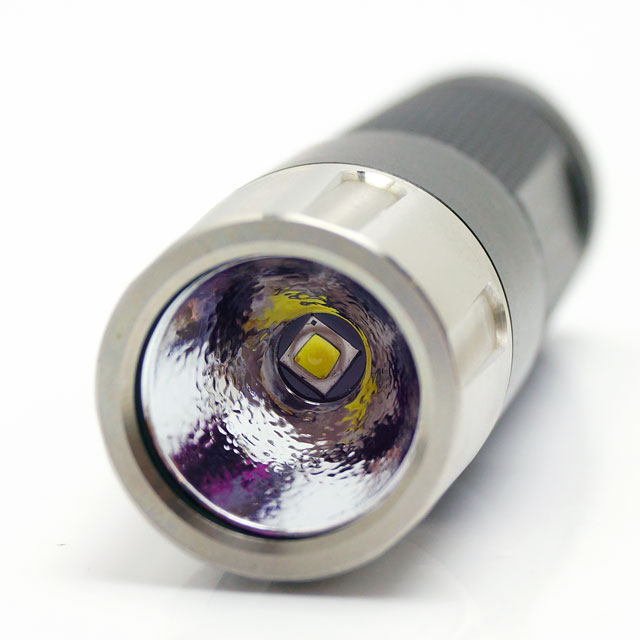 THRUNITE (スルーナイト) T20 CR123電池1本使用 アルミボディ